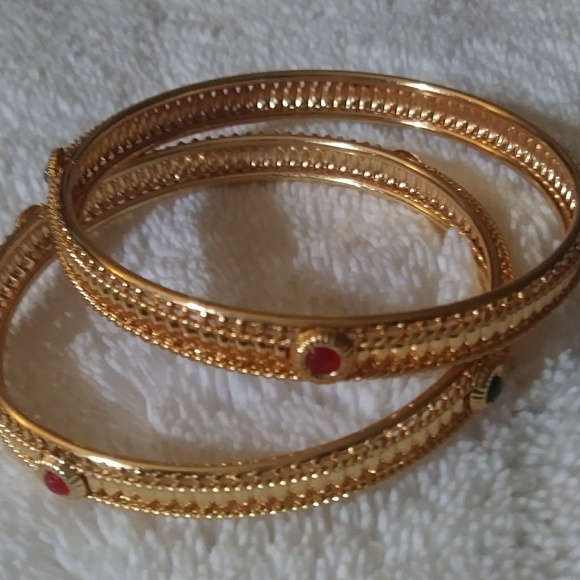 Gold Plated Bangle Bracelets with Crystals🌷 - Picture 3 of 4